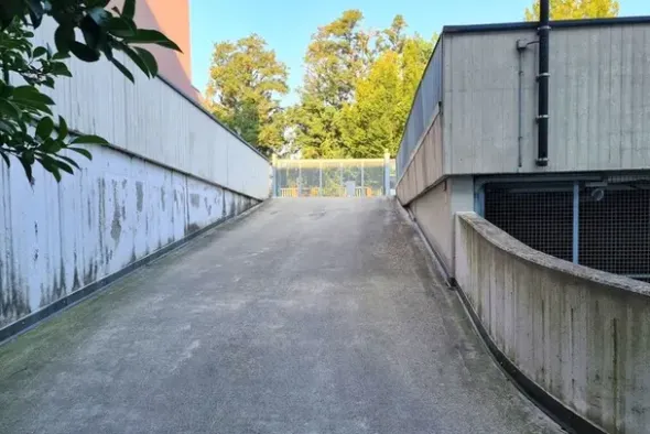 #21161 Ufficio piano secondo e due posti auto coperti