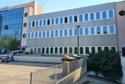 #21161 Ufficio piano secondo e due posti auto coperti