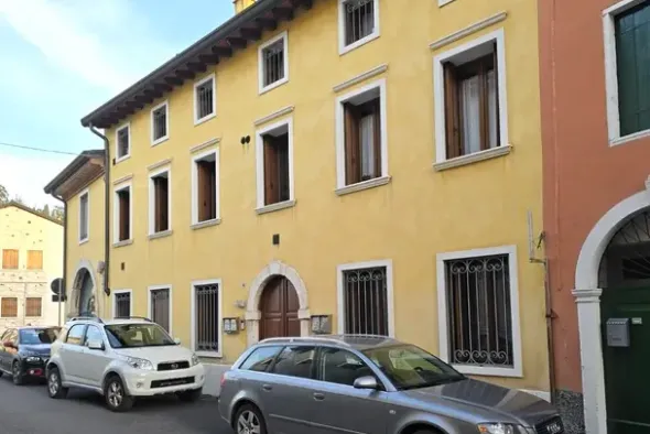 #2638065 Ufficio piano terra con giardino e garage