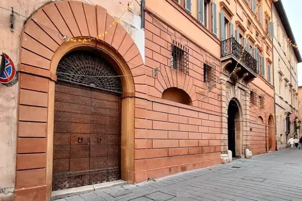 #24619 Ufficio rustico (sub 48) in palazzo centrale