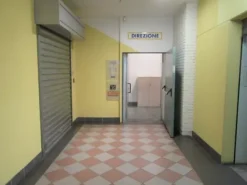 #1652 Ufficio (sub 78) al piano primo di centro commerciale