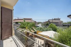 #18471 Ufficio su due livelli con area pertinenziale