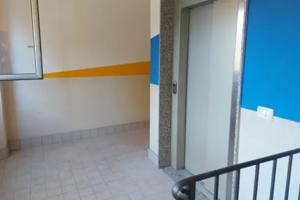 #14860 Uffici piano primo in nucleo commerciale