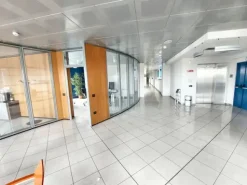 #23942 Unità direzionale con magazzino e ampia area esterna