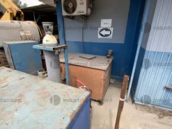 71#8816 Utensili e banchi da lavoro