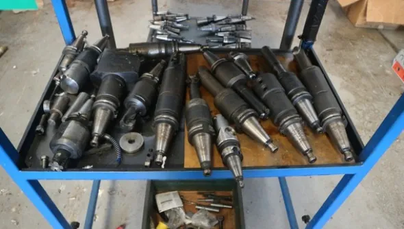 250#5049 Utensili e strumenti di misura