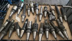 250#5049 Utensili e strumenti di misura