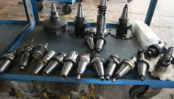 250#5049 Utensili e strumenti di misura