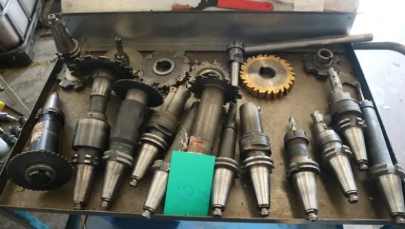 250#5049 Utensili e strumenti di misura