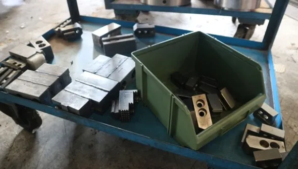 250#5049 Utensili e strumenti di misura
