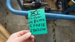 250#5049 Utensili e strumenti di misura