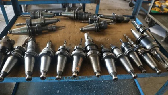 250#5049 Utensili e strumenti di misura