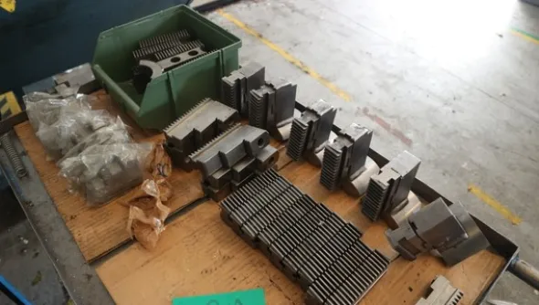 250#5049 Utensili e strumenti di misura