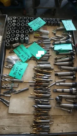 250#5049 Utensili e strumenti di misura