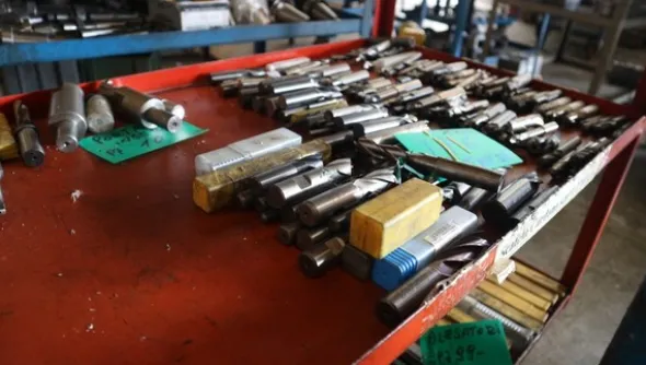 250#5049 Utensili e strumenti di misura