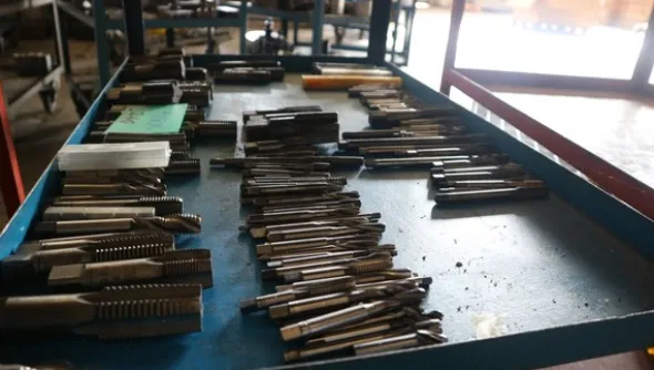 250#5049 Utensili e strumenti di misura