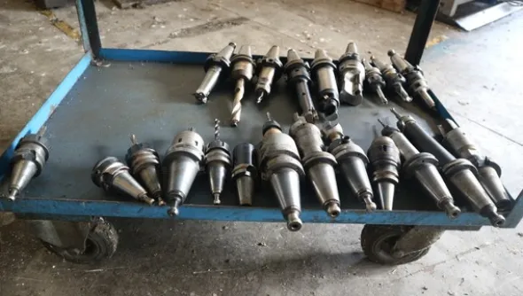 250#5049 Utensili e strumenti di misura