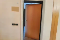 #20126 Vano arredato uso ufficio in zona polifunzionale