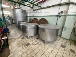 51#9550 Vasche in vetroresina ed acciaio per alimenti