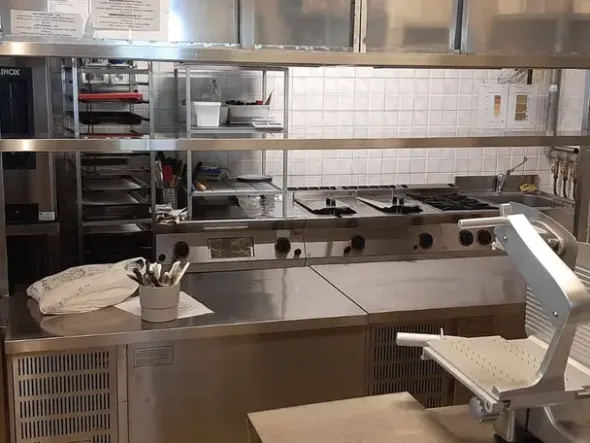 #2536514 Vendesi Attività Avviata Putignano Ristorante in centro