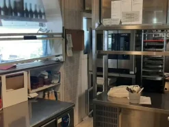 #2536514 Vendesi Attività Avviata Putignano Ristorante in centro