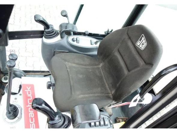Vendesi Escavatore JCB 8018 2006