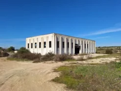 #24436 Vendesi Terreno e Capannoni a Taranto