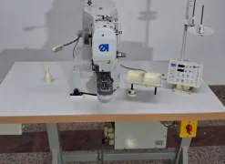 Vendo attaccabottoni Durkoop 532
