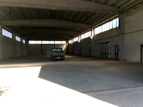 Vendo capannone industriale