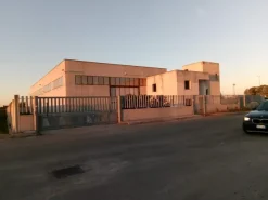 Vendo capannone industriale