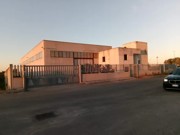 Vendo capannone industriale
