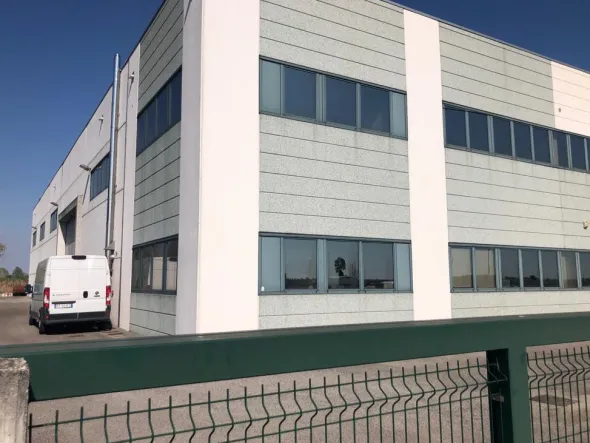 VENDO CAPANNONE INDUSTRIALE