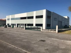 VENDO CAPANNONE INDUSTRIALE