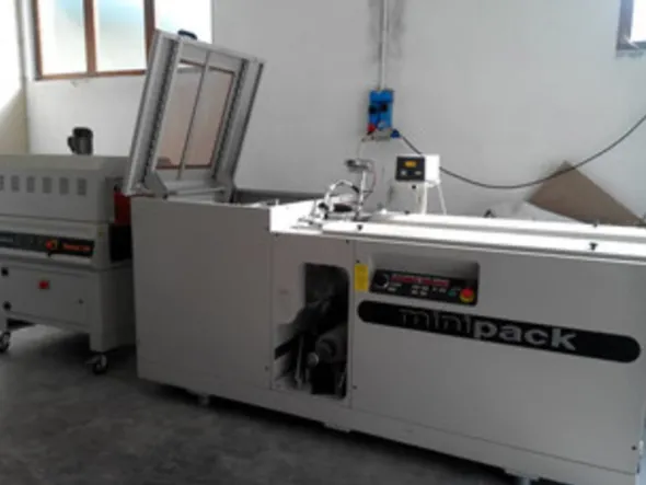 vendo cellofanatrice + forno retraibile tunel 50