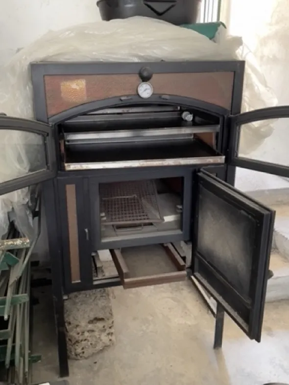 Vendo FORNO in acciaio a legna