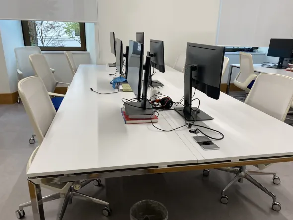 Vendo postazioni ufficio da 2/4/6 postazioni