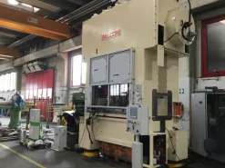VENDO PRESSA BALCONI 400 TON