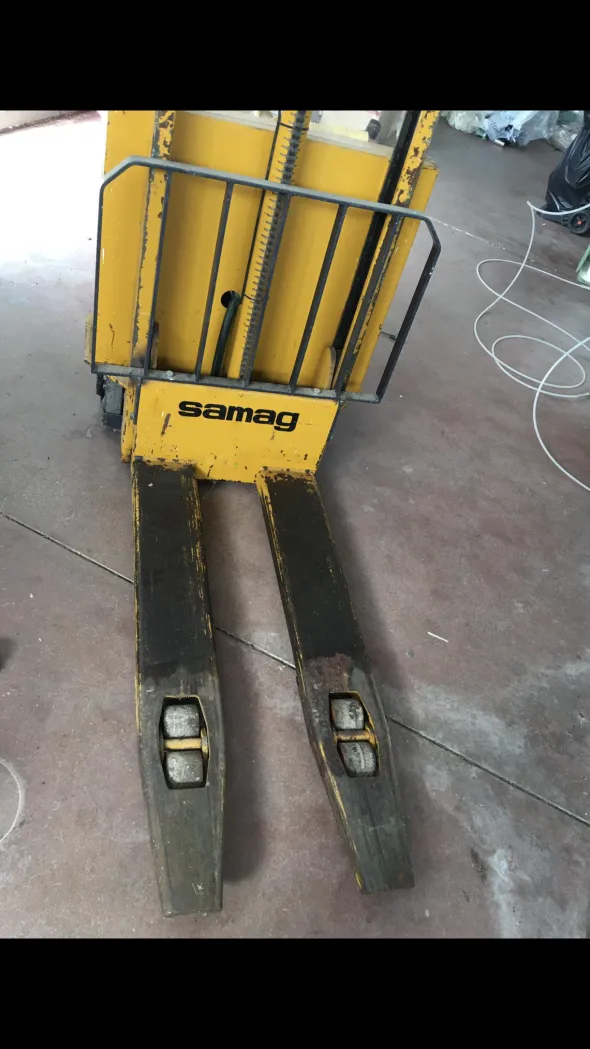 Vendo transpallet carrello elevatore elettrico