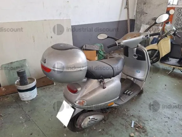 9#9294 Vespa Piaggio ET4