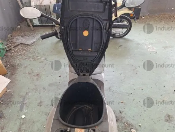 9#9294 Vespa Piaggio ET4