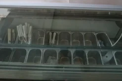 7#2823 Vetrina gelato