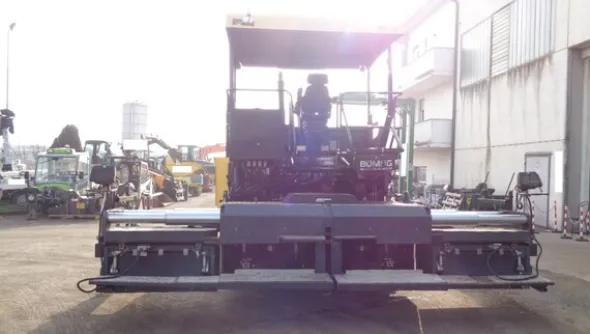 24#7214 Vibrofinitrice Bomag