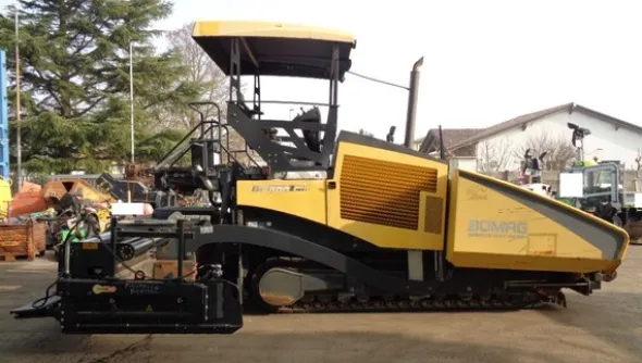 24#7214 Vibrofinitrice Bomag