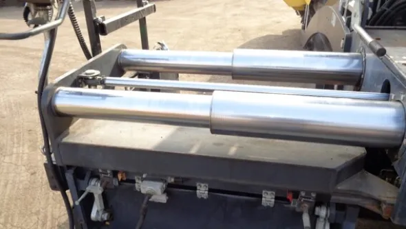 24#7214 Vibrofinitrice Bomag
