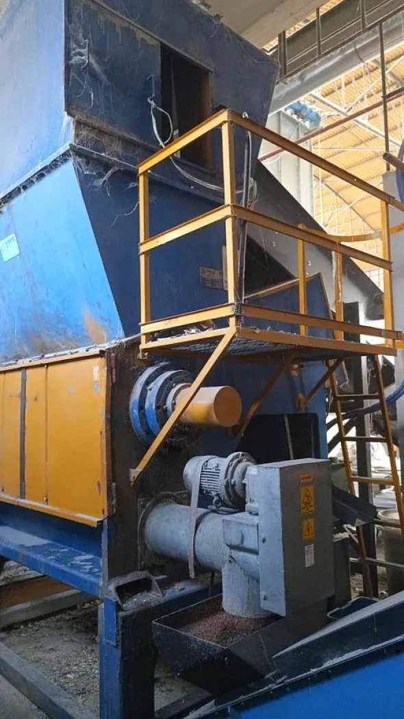VMC Impianti single shaft shredder 1800 mm.