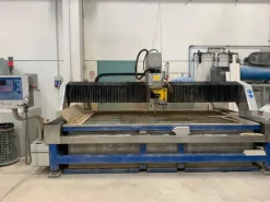Waterjet 5 Assi con Pompa KMT 50 HP 4.100 Bar